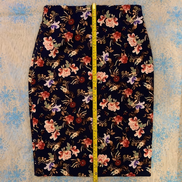 Philosophy Floral Print Pencil Skirt NWT - Picture 8 of 8